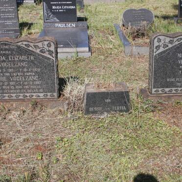 VOGELZANG Arie 1911-1987 &amp; Gertruida Elizabeth 1919-1972 :: VOGELZANG Maria Mathilde 1944-1960 