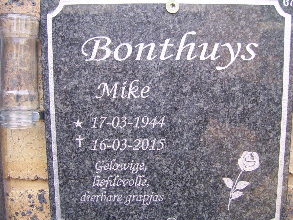 BONTHUYS Mike 1944-2015