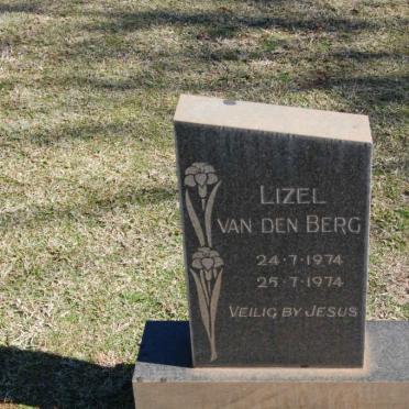 BERG Lizel, van den 1974-1974