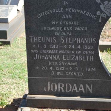 JORDAAN Theunis Stephanus 1919-1969 &amp; Johanna Elizabeth SNYMAN 1923-1974