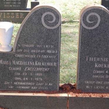 KOEKEMOER Theunis Johannes 1890-1976 &amp; Maria Magdalena ENGELBRECHT 1908-1975