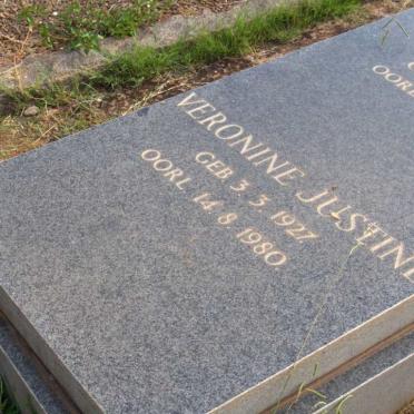 TRUTER Douglas Eric 1920-1970 &amp; Veronine Justine 1927-1980