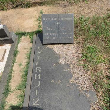 ESTERHUIZEN Hans 1913-1986 & Nellie 1916-1992_1