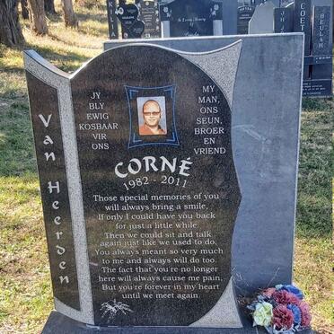 HEERDEN Corné, van 1982-2011