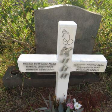 KUHN Johannes Albertus 1932-2012 & Sophia Catherine 1935-2001 