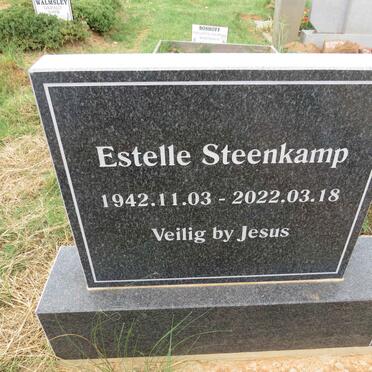 STEENKAMP Estelle 1942-2022