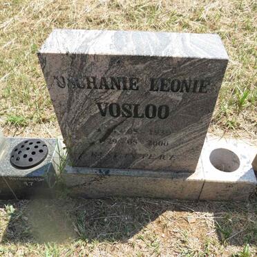VOSLOO Oschanie Leonie 1939-2000