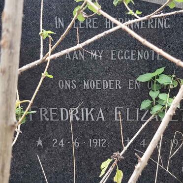 ZYL Johannes Petrus, van 1909-1995 & Fredrika Elizabeth 1912-1976 _2