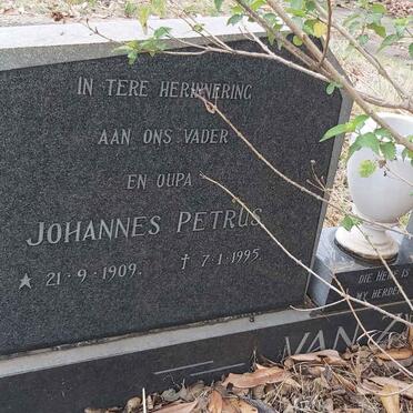 ZYL Johannes Petrus, van 1909-1995 & Fredrika Elizabeth 1912-1976 _1