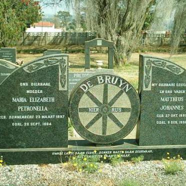 BRUYN Mattheus Johannes, de 1889-1958 &amp; Maria Elizabeth Petronella SONNENBERG 1897-1984