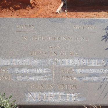 NORTJE Johannes P. 1904-1966 &amp; Petronella M. 1907-1972