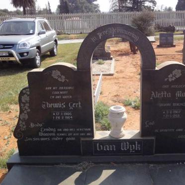 WYK Theunis Gert 1905-1964, van &amp; Aletta Maria BENEKE 1907-1965