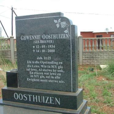 OOSTHUIZEN Ghwennie nee BROUWER 1934-2000