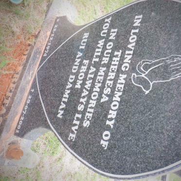 FREITAS Theresa, de 1974-2001