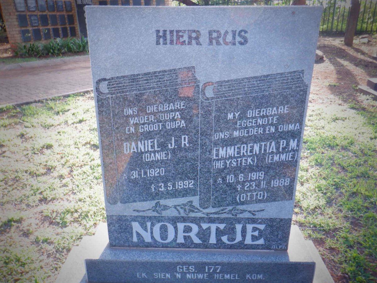 NORTJE Daniel J.R. 1920-1992 &amp; Emmerentia P.M. HEYSTEK 1919-1988