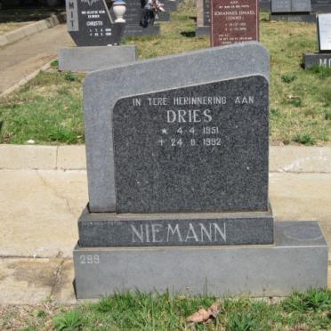 NIEMANN Dries 1951-1992