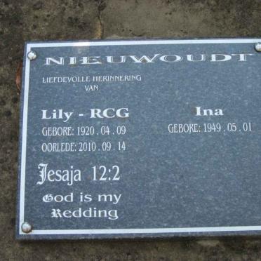 NIEUWOUDT R.C.G. 1920-2010 :: NIEUWOUDT Ina 1949-