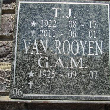 ROOYEN T.J., van 1922-2011 &amp; G.A.M. 1925-
