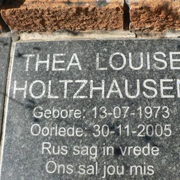 HOLTZHAUSEN Thea Louise 1973-2005