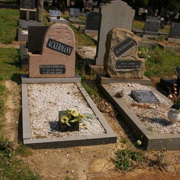 ACKERMANN Matthys Stefanus 1914-2003 &amp; Heila Levina 1917-1976 :: ACKERMANN Hennie 1942-1999