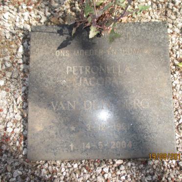 BERG Petronella Jacoba, van den 1921-2004