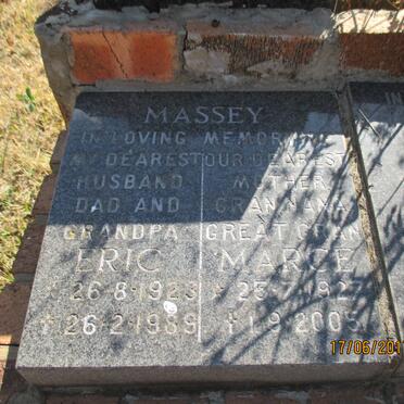 MASSEY Eric 1923-1989 &amp; Marce 1927-2005