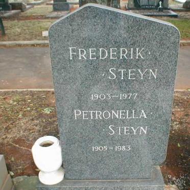 STEYN Frederik 1903-1977 &amp; Petronella 1905-1983
