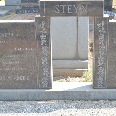 STEYN Joseph J.J. 1894-1994 &amp; Lettie S.M.D. 1904-1984