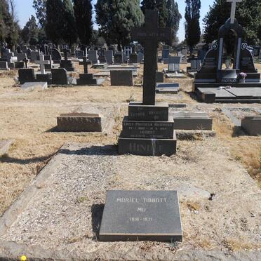 HINDLE Herbert 1878-1966 &amp; Emily Priscilla Richmond 1882-1964 :: TIBBOTT Muriel 1916-1971