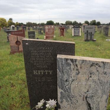 MINNIE Hekkie 1955- & Kittie 1956-2004