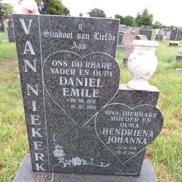 NIEKERK Daniel Emile, van 1932-2001 & Hendriena Johanna 1929-2001