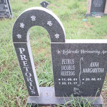 PRETORIUS Petrus Jacobus Hertzog 1961-2017 & Anna Margaretha 1963-
