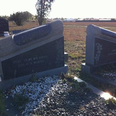 STRUWIG F.C.J. 1917-1972 &amp; S.C. 1922-1981