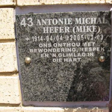 HEFER Antonie Michal 1914-2005