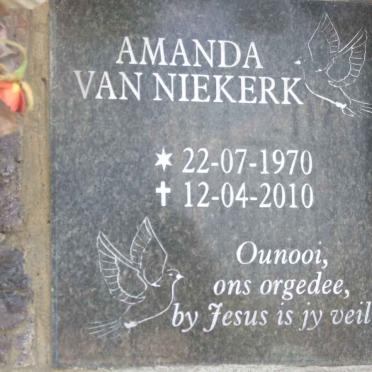 NIEKERK Amanda, van 1970-2010