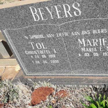 BEYERS Christoffel A. 1919-2000 & Maria E.M. 1928- 