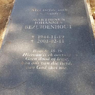 BEZUIDENHOUT Marthinus Johannes 1944-2001