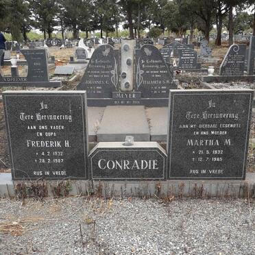 CONRADIE Frederik H. 1932-1987 &amp; Martha M. 1932-1985