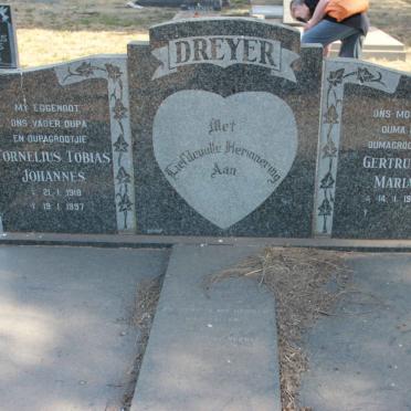 DREYER Cornelius Tobias Johannes 1918-1997 &amp; Gertruida Maria 1928-