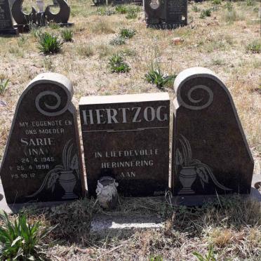 HERTZOG Sarie 1945-1998