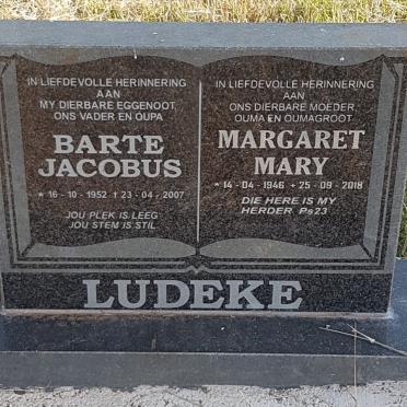 LUDEKE Barte Jacobus 1952-2007 &amp; Margaret Mary 1946-2018