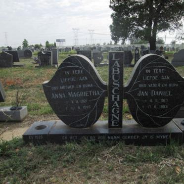 LABUSCHAGNE Jan Daniel 1917-1993 &amp; Anna Magrietha 1921-1995