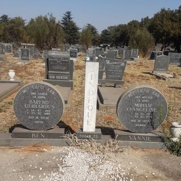 LINDEQUE Barend Gerhardus 1919-1993 &amp; Miriam Evangeline 1925-1993