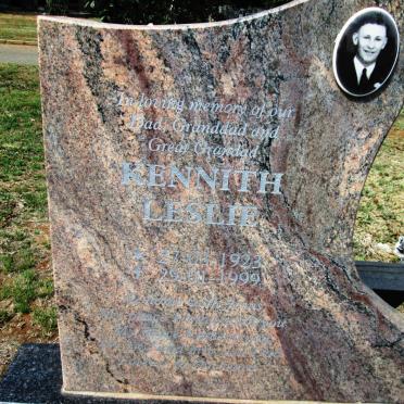 LESTER Kennith Leslie 1923-1999 &amp; Margaret 1928-2007 