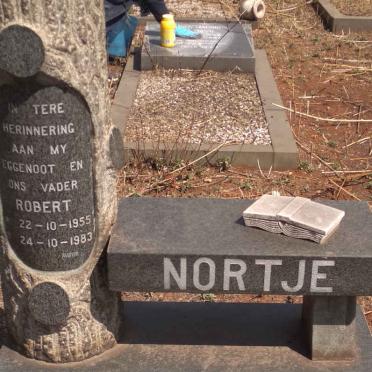 NORTJE Robert 1955-1983