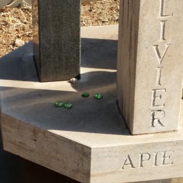 OLIVIER Apie 1940-1982
