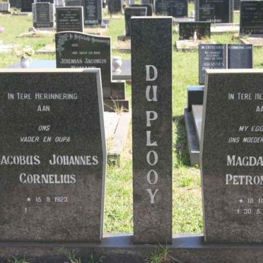 PLOOY Jacobus Johannes Cornelius, du 1923-  &amp; Magdalena Petronella 1931-1978