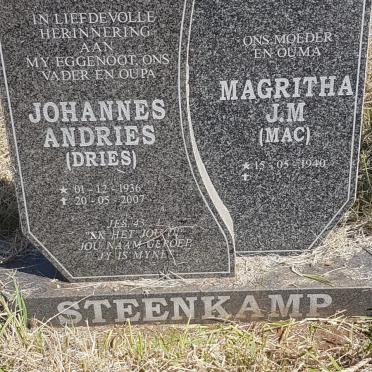 STEENKAMP Johannes Andries 1936-2007 &amp; Magritha J.M. 1940-