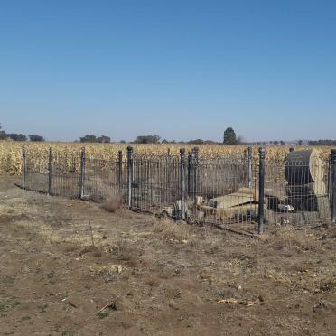 Gauteng, VANDERBIJLPARK district, Vlakplaats 555_3, Vlakplaas, farm cemetery