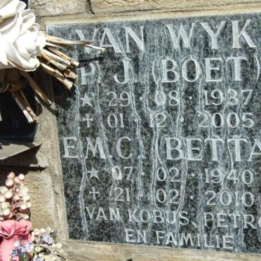WYK P.J., van 1937-2005 &amp; E.M.C. 1940-2010
